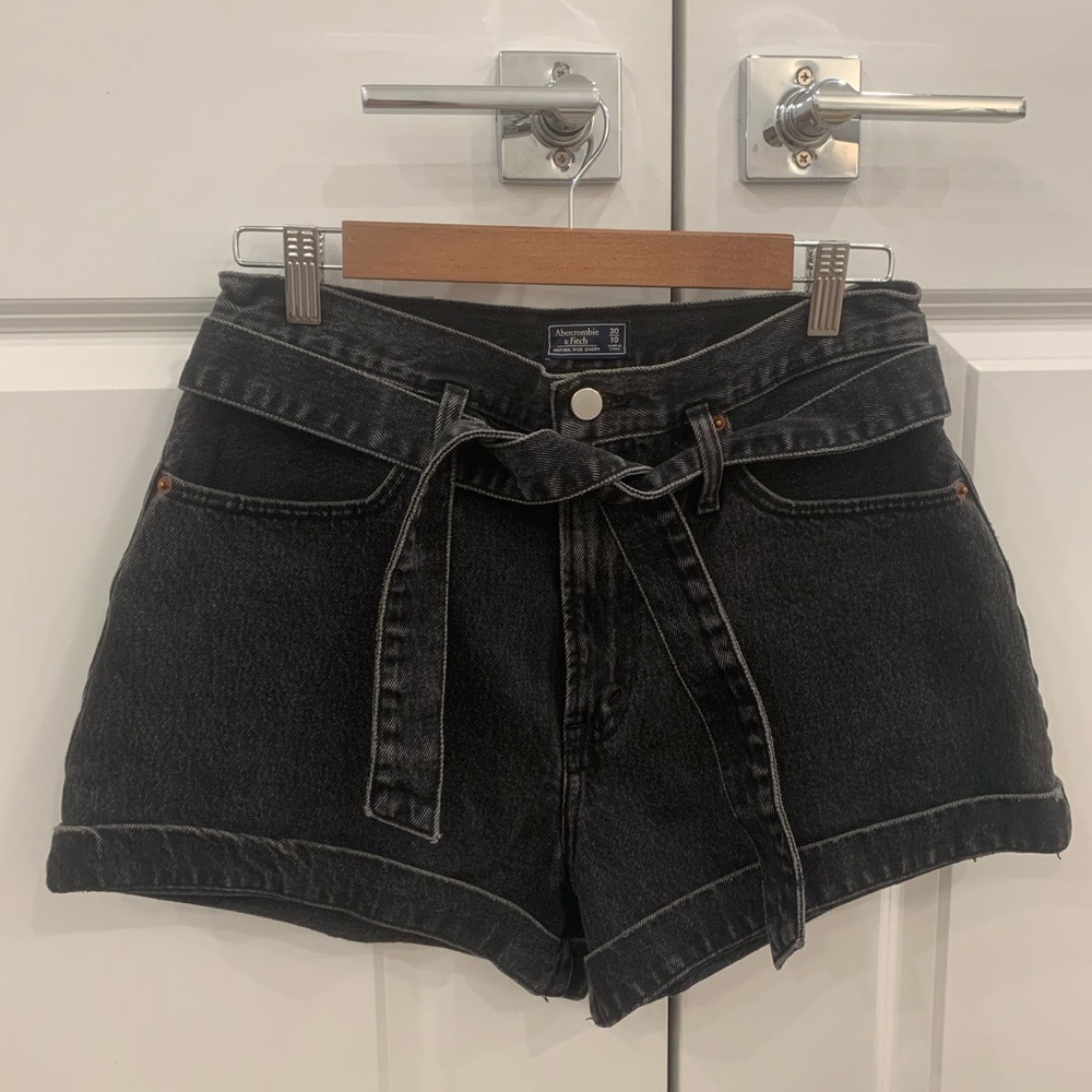 Abercrombie high waist denim shorts - black